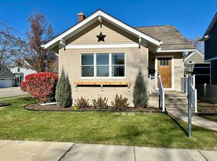 992 Palmer St, Plymouth, MI 48170