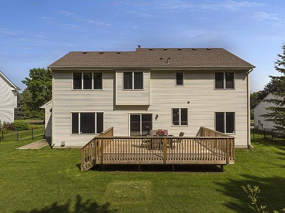 3rd image of 1926 Jewel Dr