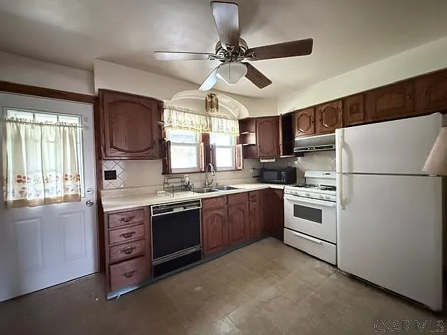 541 Ash St — Photo 18