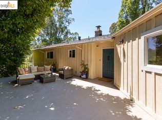2033 Arrowhead Dr, Oakland, CA 94611