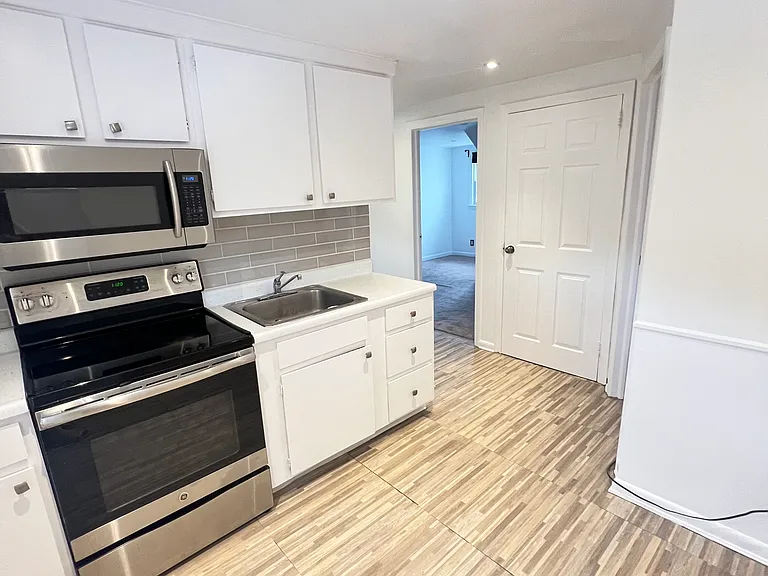 932 Linden Ave — Photo 3