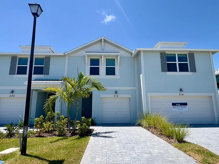 518 Salisbury Cir — Photo 1