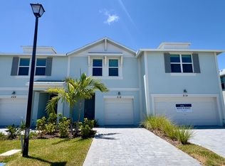 518 Salisbury Cir, Fort Pierce, FL 34982