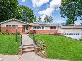 21 Fairway Dr, West Orange, NJ 07052