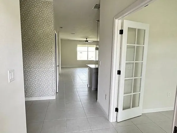 11417 Blue Woods Dr, Riverview, FL 33569