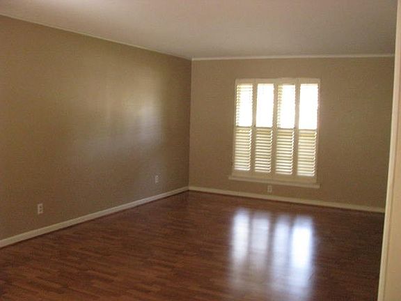 3rd image of 2119 Waunell Dr