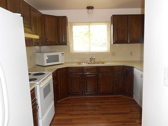 3rd image of 410 S Salem Lake Dr