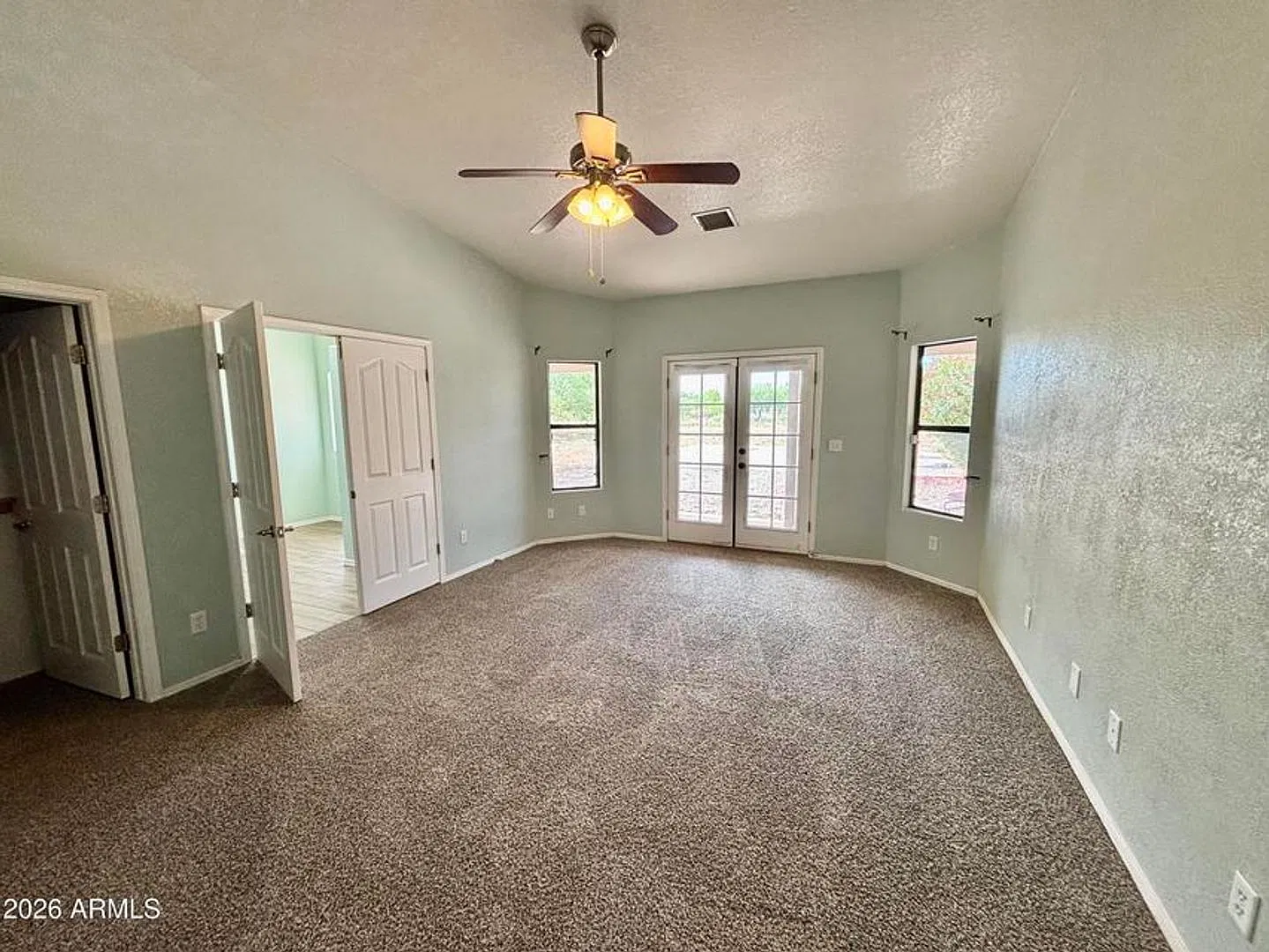 3 bedroom home with solar in highly desirable location — Photo 3