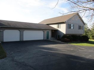 5875 McDonald Rd, Roscoe, IL 61073