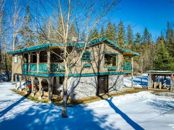 509 River Rd, Lake Placid, NY 12946