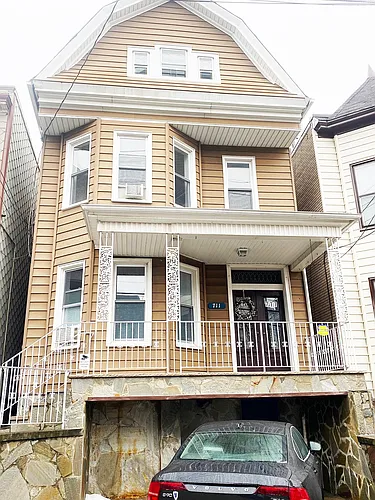 711 13th St #2 Photo 1