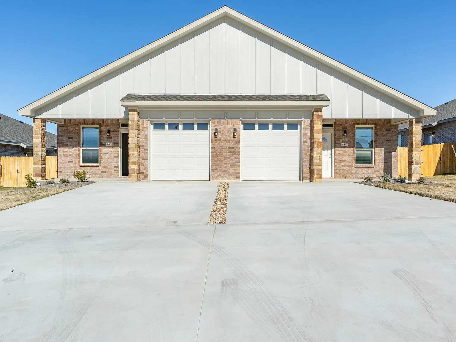 4907 Rose Garden Loop - 1 — Photo 4