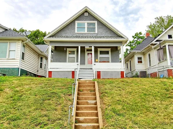 2945 Sylvanie St, Saint Joseph, MO 64501