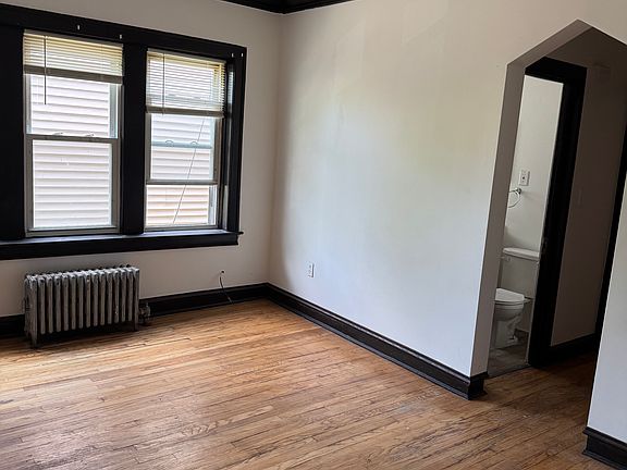 3rd image of 7223 S Kimbark Ave APT 104