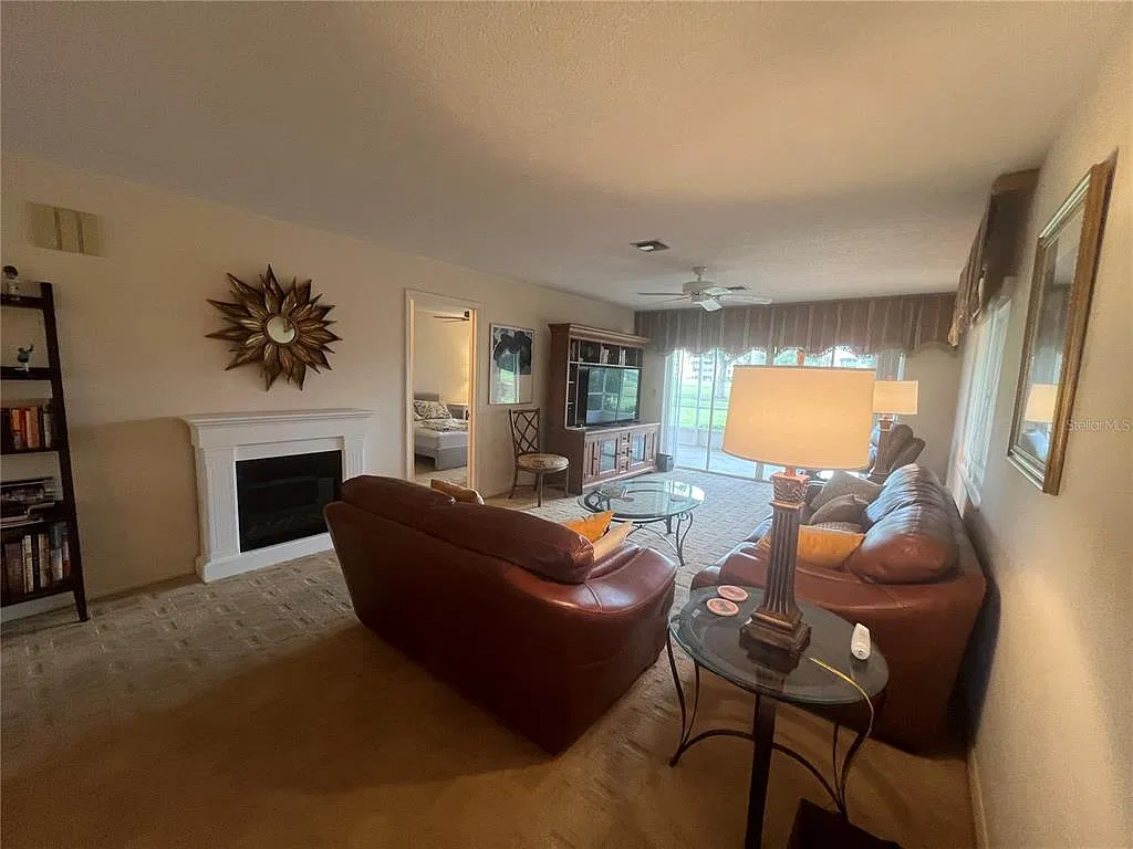 2 bed, 2.0 bath, 1175 sqft, $3,400 — Photo 3