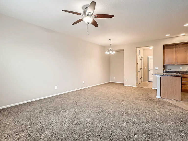 140 Jackson Dr — Photo 5