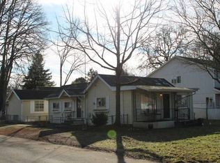 305 W Fairfield St, Gladstone, OR