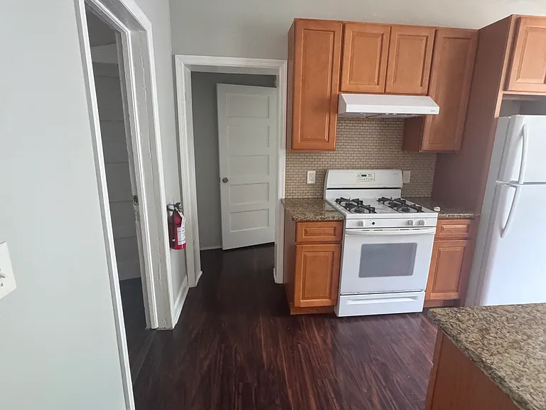 131 Claremont Ave #1F — Photo 2