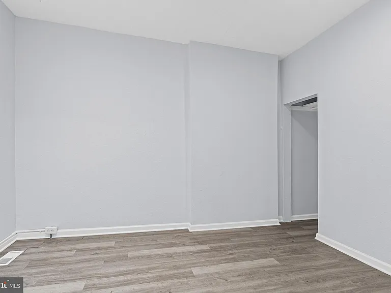 1669 N Milton Ave — Photo 13