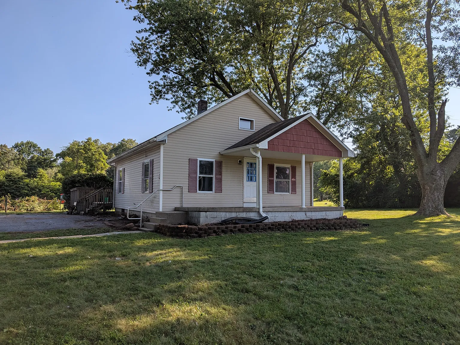 3 bed, 1456 sqft, $1,575 — Photo 1