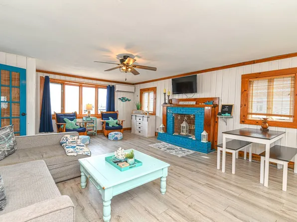 23 Wall St #Id1057366p, Hampton, NH 03842