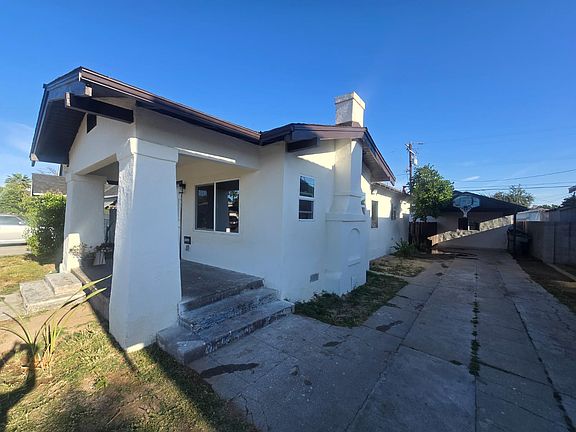 3rd image of 4685 E Tulare St