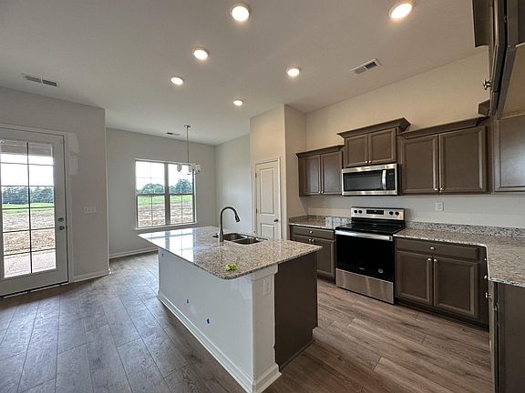 3rd image of 44 Saint Andrews Dr #1C