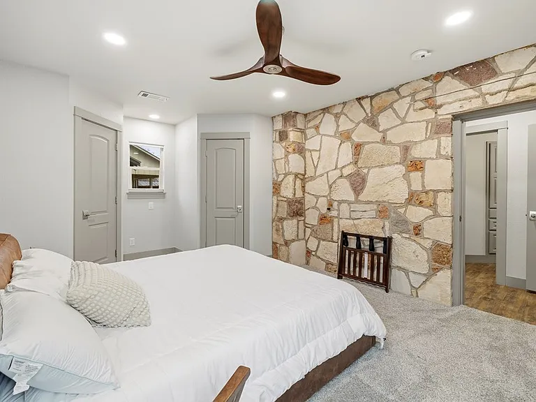 275 Creekridge Trl — Photo 9