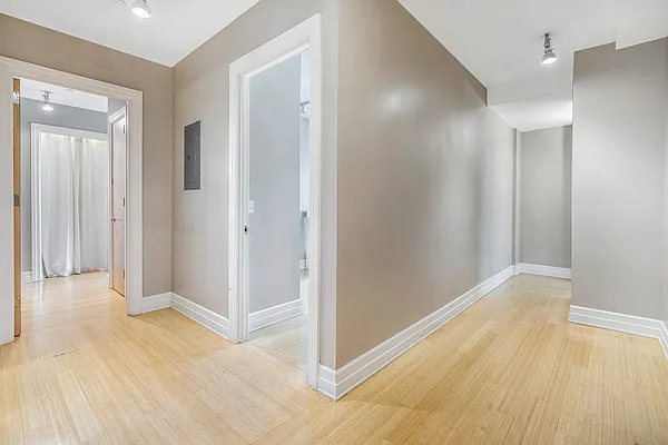 Rented by Compass | media 9