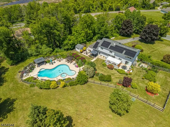 4 Campbell Dr, Hardyston Twp., NJ 07419