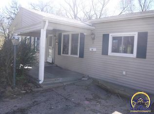 1125 SW 31st St, Topeka, KS 66611