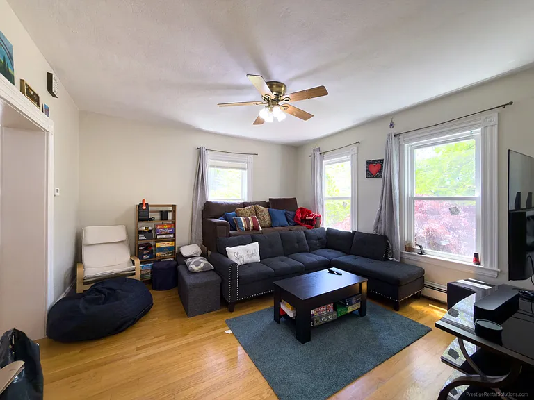 318 N Harvard St #1 — Photo 3