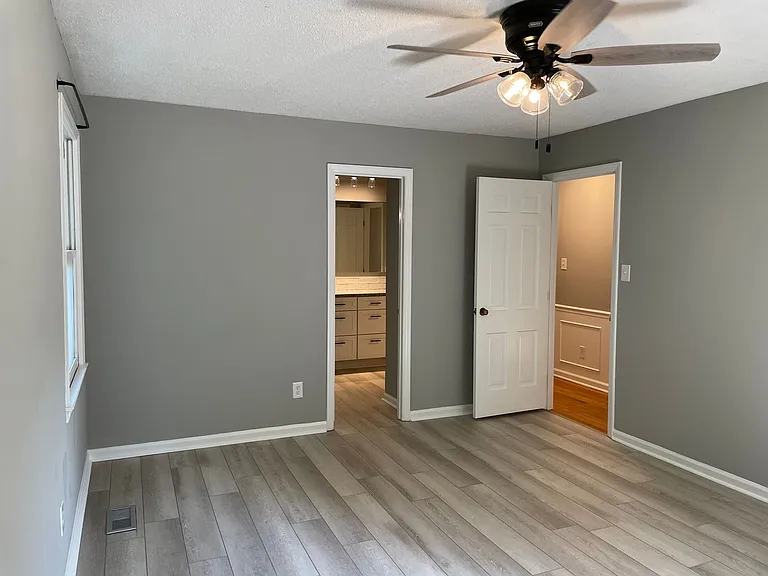 7942 Lake Vista Dr — Photo 25