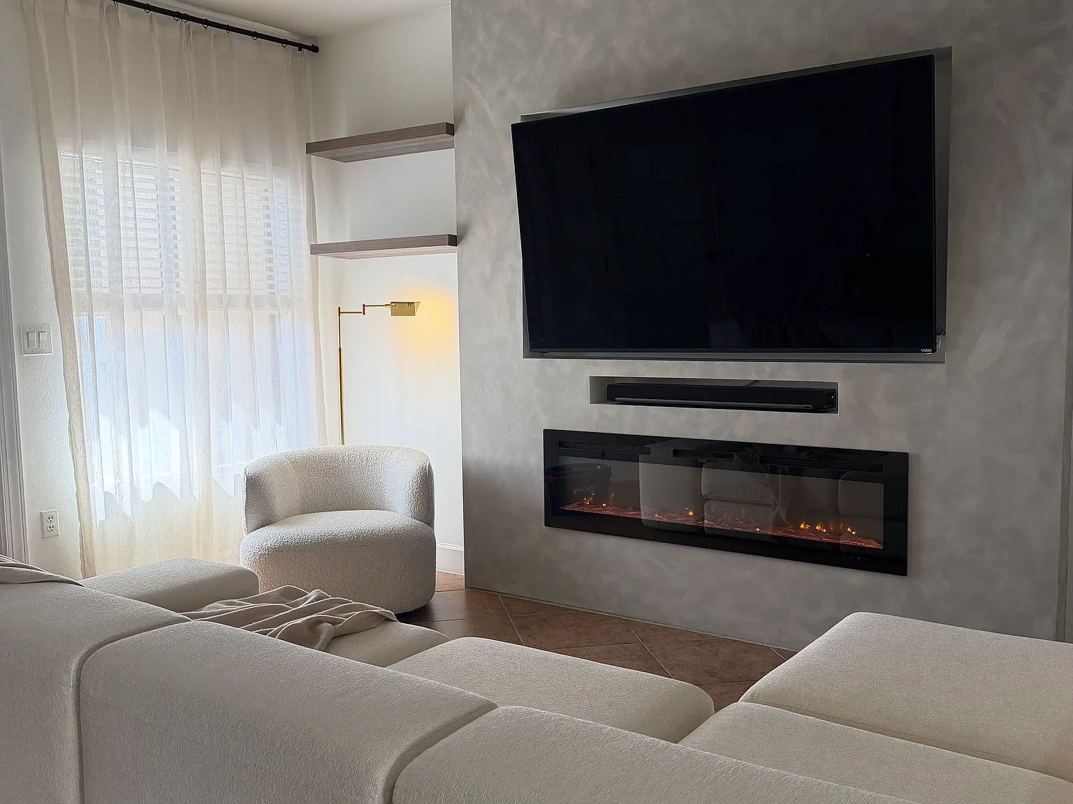 4 bed, 2.5 bath, 1575 sqft, $3,700 — Photo 4