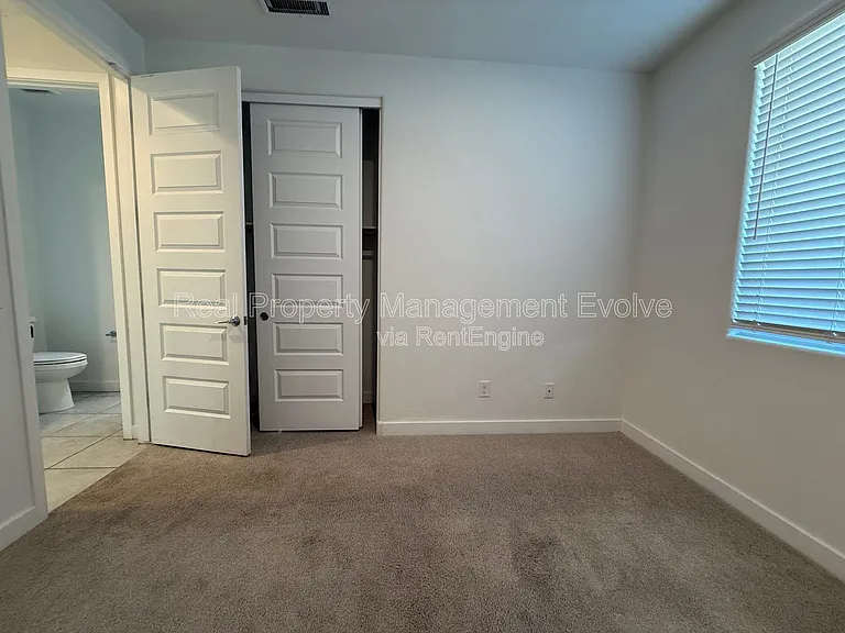 6324 W Warner St — Photo 18