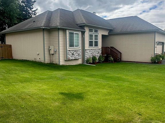 3rd image of 16900 Ludlow Cir