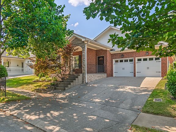 3rd image of 421 Meadowcrest Cir
