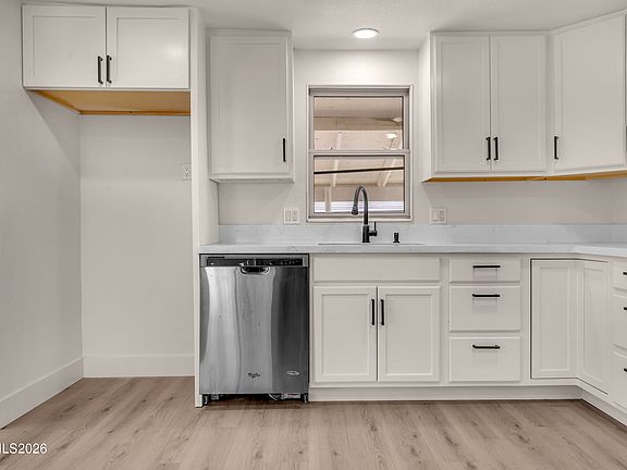 4th image of 2316 Bunch Way