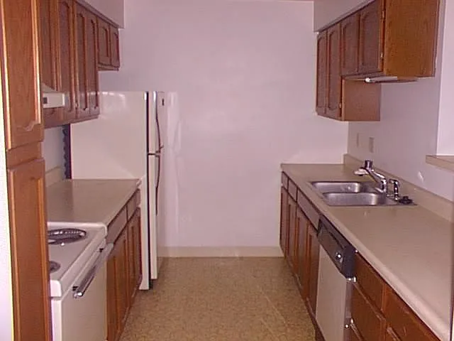 725 Keenway Cir #B — Photo 6