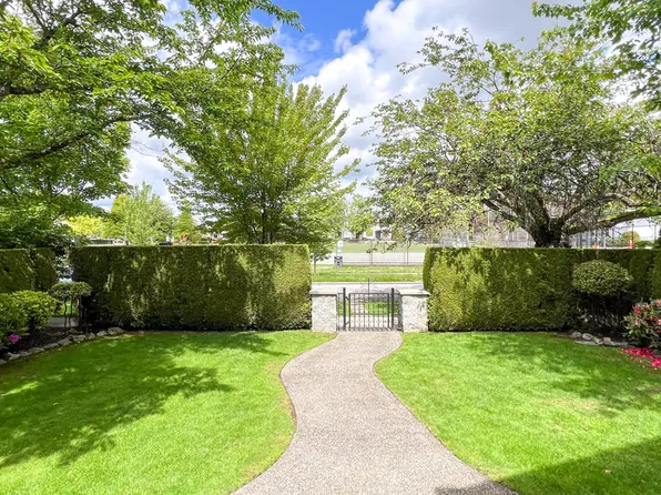 1556 W 62nd Ave, Vancouver, BC V6P 2E9