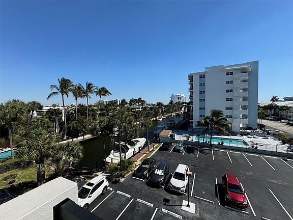 2nd image of 4800 Bayview Drive #406