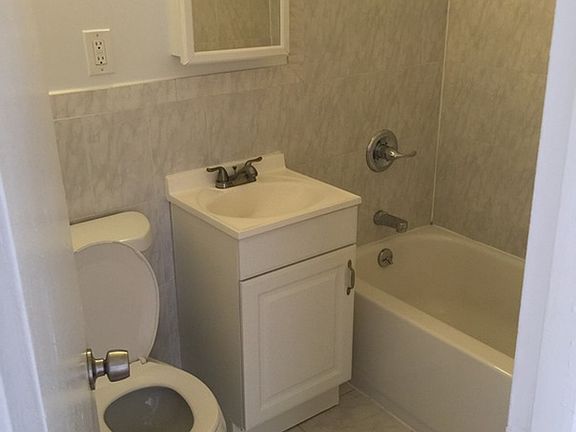 3rd image of 9141 Lamont Ave #3