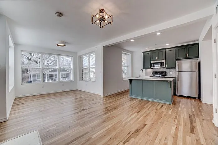 1123 N Main St #12 — Photo 16