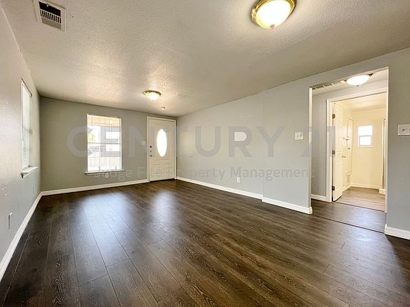 5th image of 2625 E 12th St