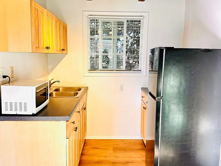 1101 E Grand Ave — Photo 138