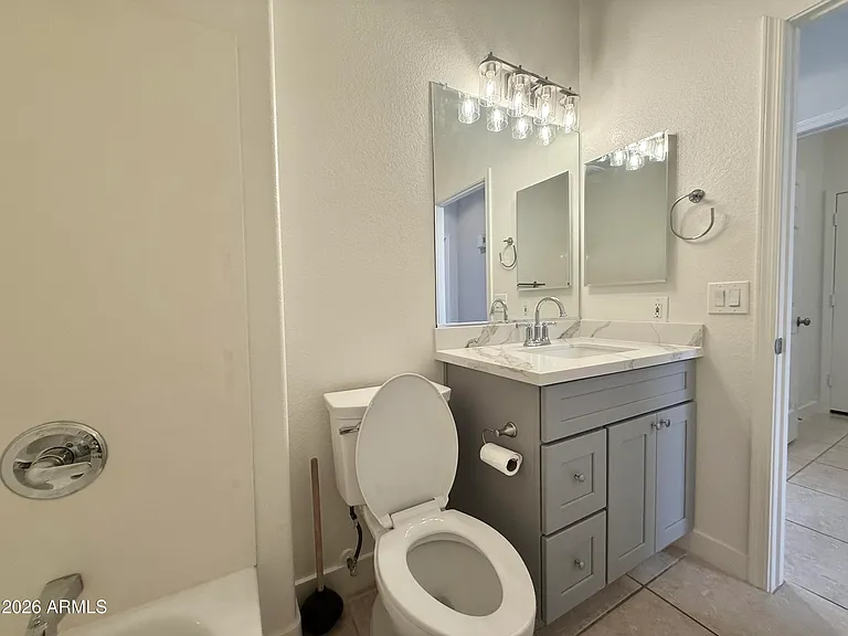 6558 W Townley Ave — Photo 12
