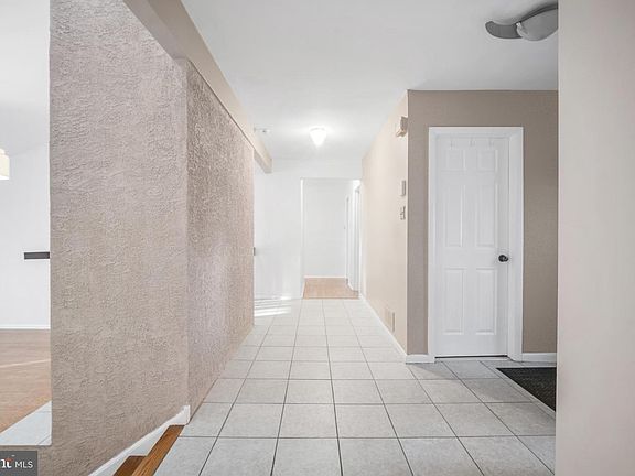 5th image of 93 Meer Dr