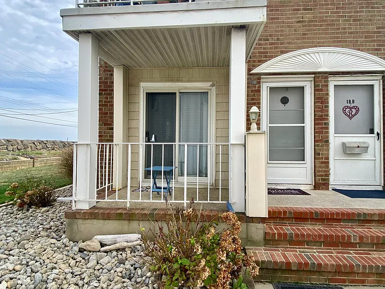 260 Ocean Ave #18A — Photo 3