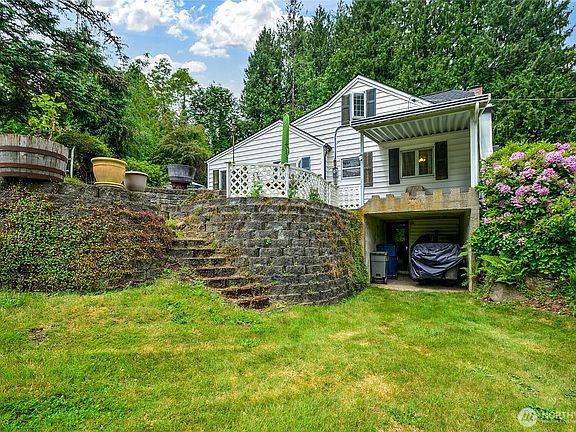 3rd image of 7208 83rd Avenue SE