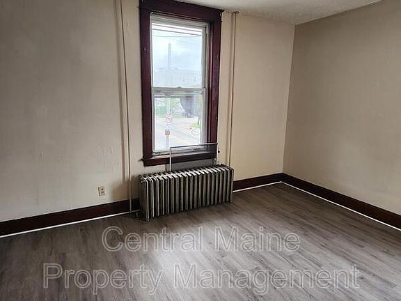 4th image of 76 Ash St #4